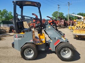 COMPACT WHEEL LOADERS