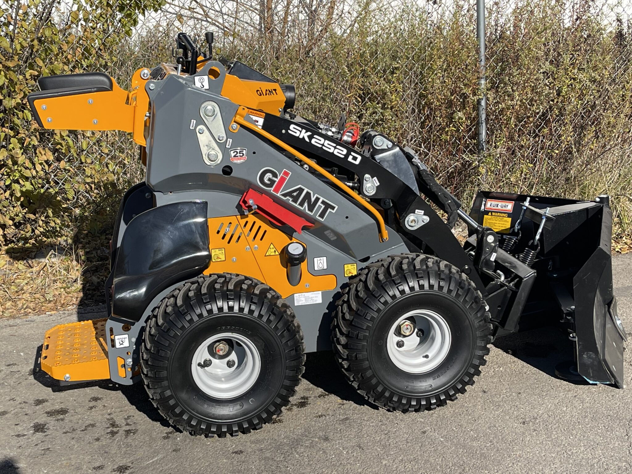 Giant SK252D Mini Skid Steer Alexander Equipment Tree Service